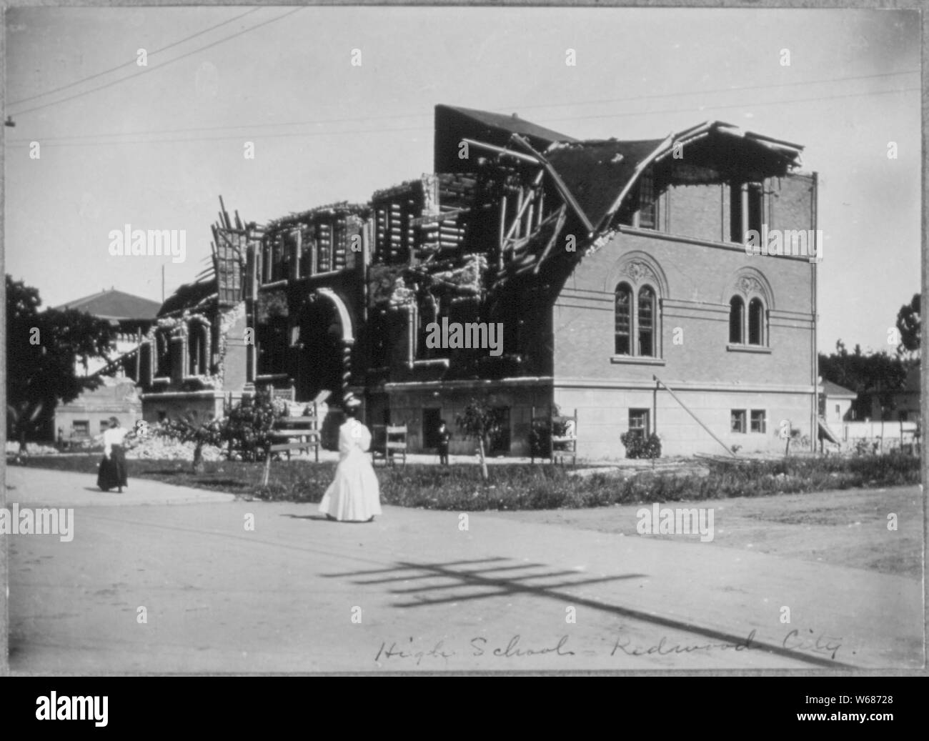 Tremblement de terre de San Francisco de 1906 : l'école secondaire. Redwood City, Californie Banque D'Images