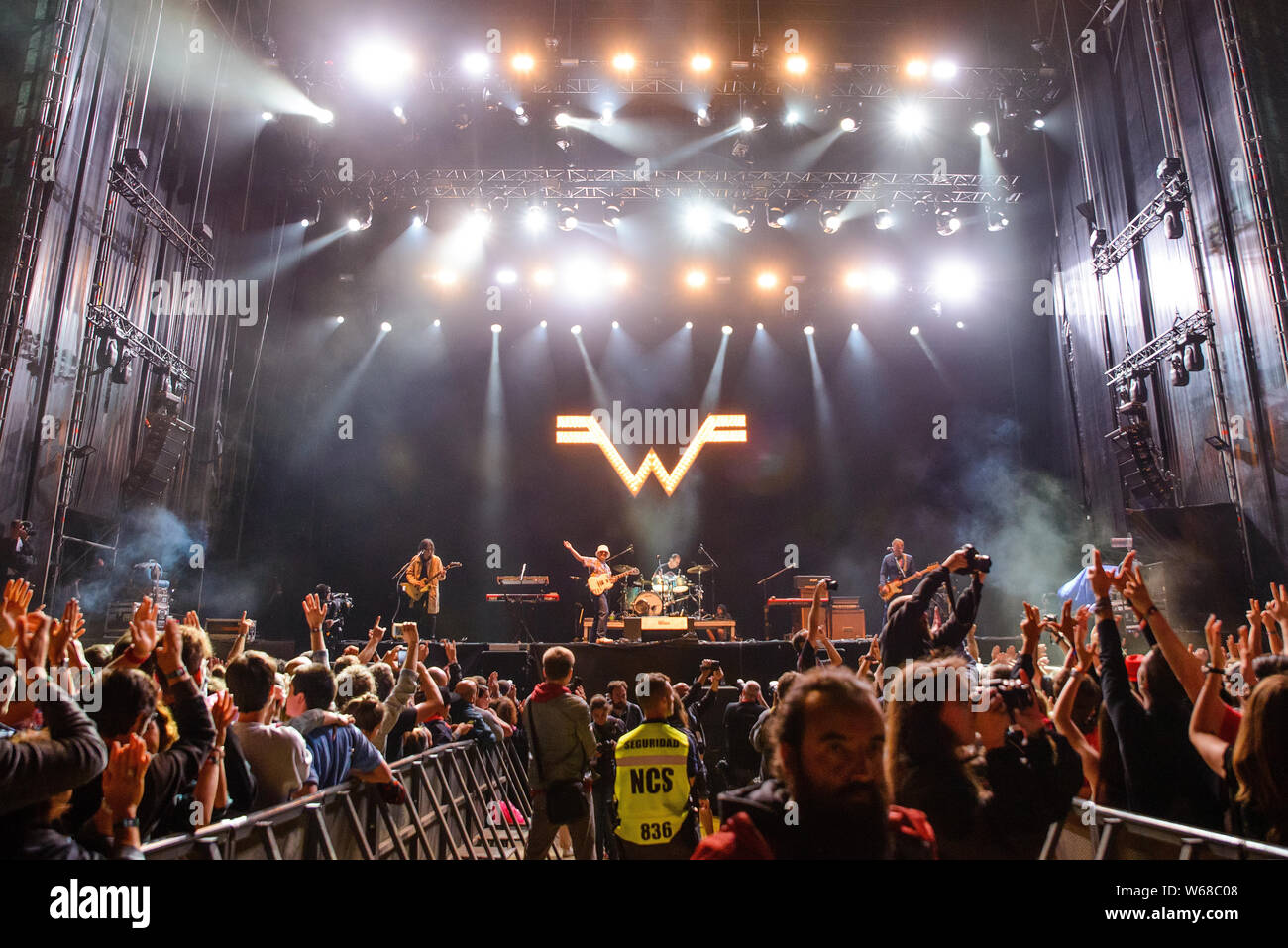 BILBAO, ESPAGNE - 13 juil : Weezer (band) produisent en concert à BBK Live 2019 Music Festival le 13 juillet 2019 à Bilbao, en Espagne. Banque D'Images