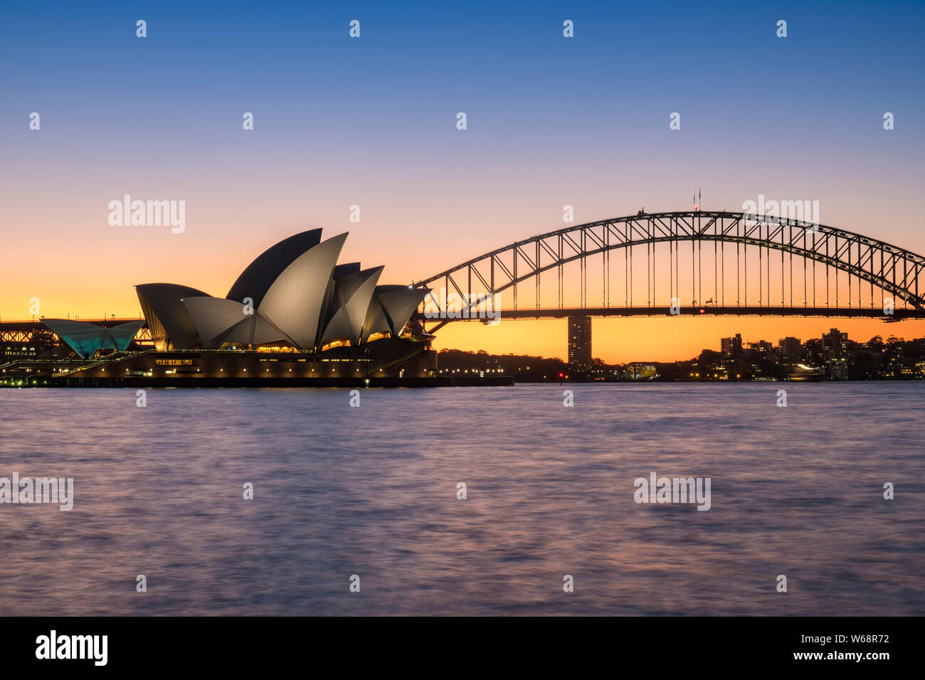 L'Opéra de Sydney est un lieu d'exposition Performing Arts Centre à Sydney Harbour à Sydney, Nouvelle-Galles du Sud, Australie. C'est l'un du 20e siècle" Banque D'Images