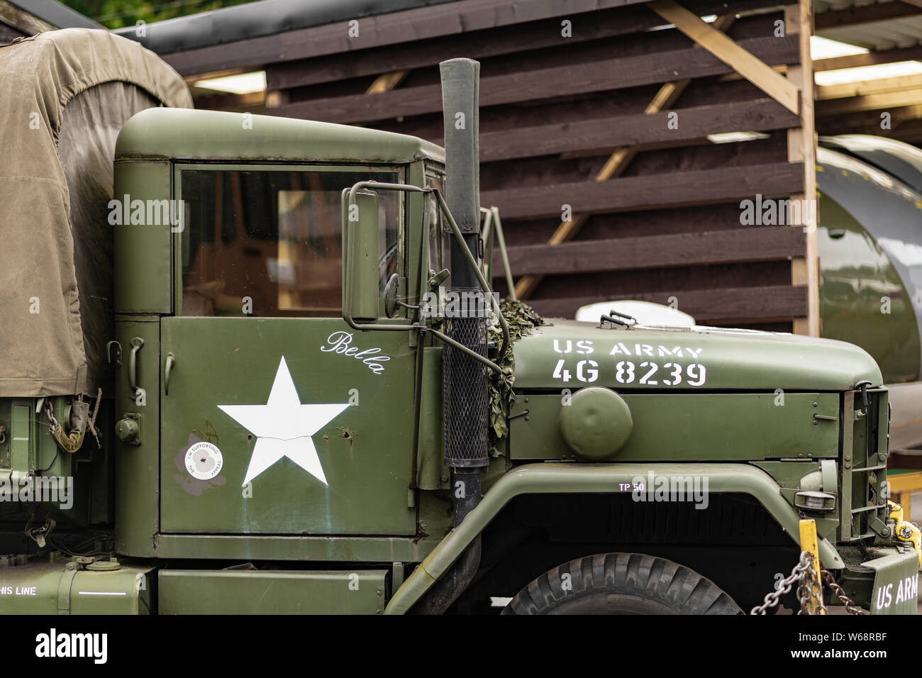 DONCASTER, Royaume-Uni - 28 MAI 2019 juillet : un gros plan d'un livre vert et marron M35 camion de l'armée utilisés pendant la seconde guerre mondiale 2 Banque D'Images