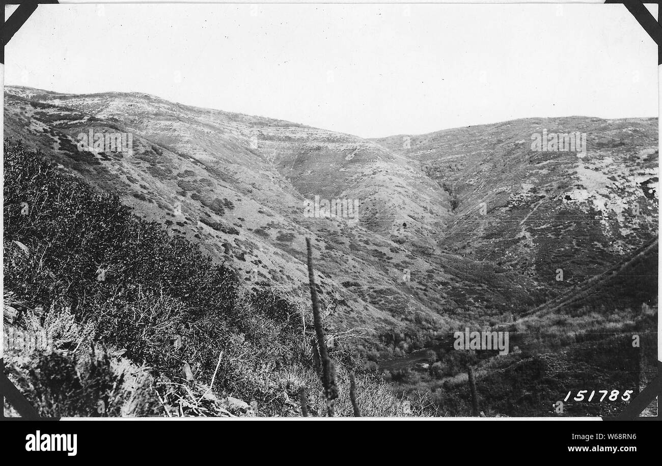 La Forêt nationale d'Uinta, Utah, 1920 ; notes générales : à la fourche à droite jusqu'au nord de Boitiller Creek d'un point juste au-dessus de clôture. Versant sud chêne brosse et tricher en grande partie de l'herbe, utilisé en mai par le bétail. Banque D'Images