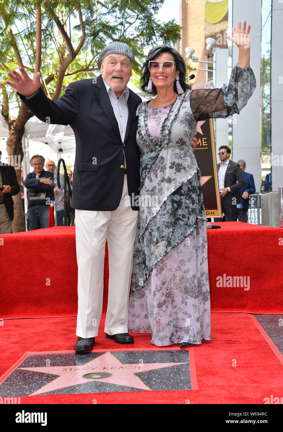 Los Angeles, USA. 31 juillet, 2019. LOS ANGELES, CA. 31 juillet 2019 : Stacy Keach & Malgosia Tomassi Courau au Hollywood Walk of Fame Star Cérémonie à Stacy Keach. Crédit photos : Paul Smith/Alamy Live News Banque D'Images