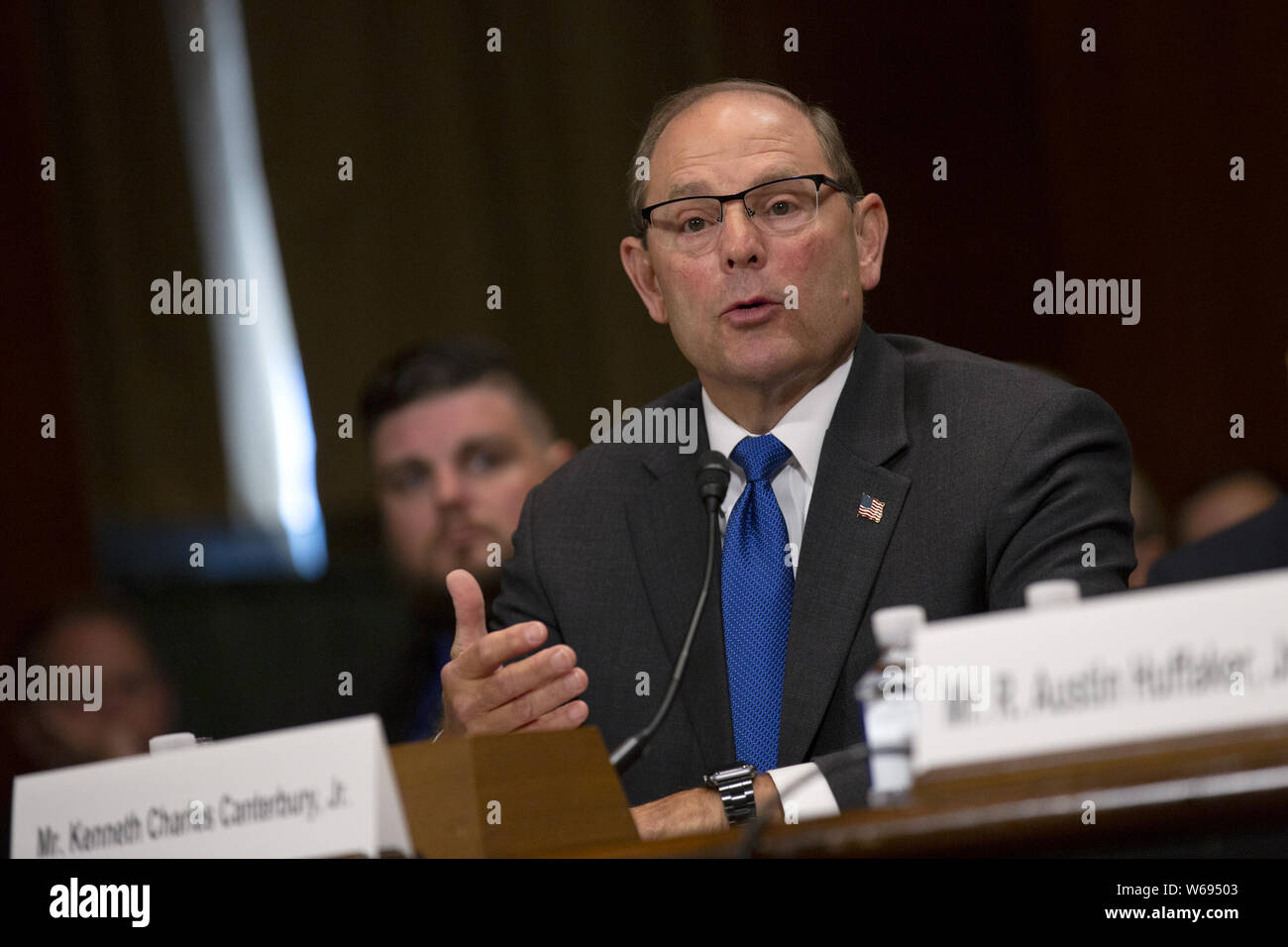 Washington, District de Columbia, Etats-Unis. 31 juillet, 2019. Kenneth Charles Canterbury, Jr. témoigne devant le comité américain sur l'appareil judiciaire au cours de son audience de confirmation pour être directeur du Bureau of Alcohol, Tobacco, Firearms and Explosives, sur la colline du Capitole à Washington, DC, États-Unis, le 31 juillet 2019. Credit : Stefani Reynolds/CNP/ZUMA/Alamy Fil Live News Banque D'Images