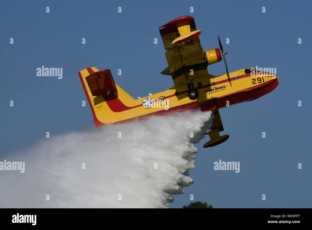 Bombardier d'eau Canadair CL-215 UTILISÉ POUR LUTTER CONTRE LES INCENDIES. Banque D'Images