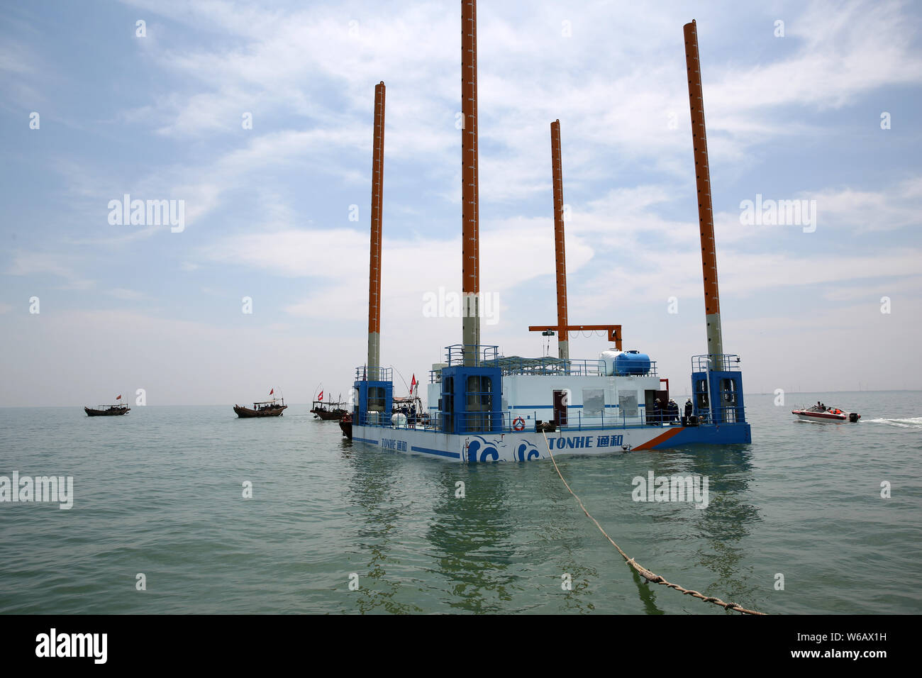 Vue sur le Delta du Fleuve Jaune de jack la première plate-forme ocean ranch à Dongying City, Shandong province de Chine orientale, le 25 juin 2018. Le fleuve Jaune Banque D'Images