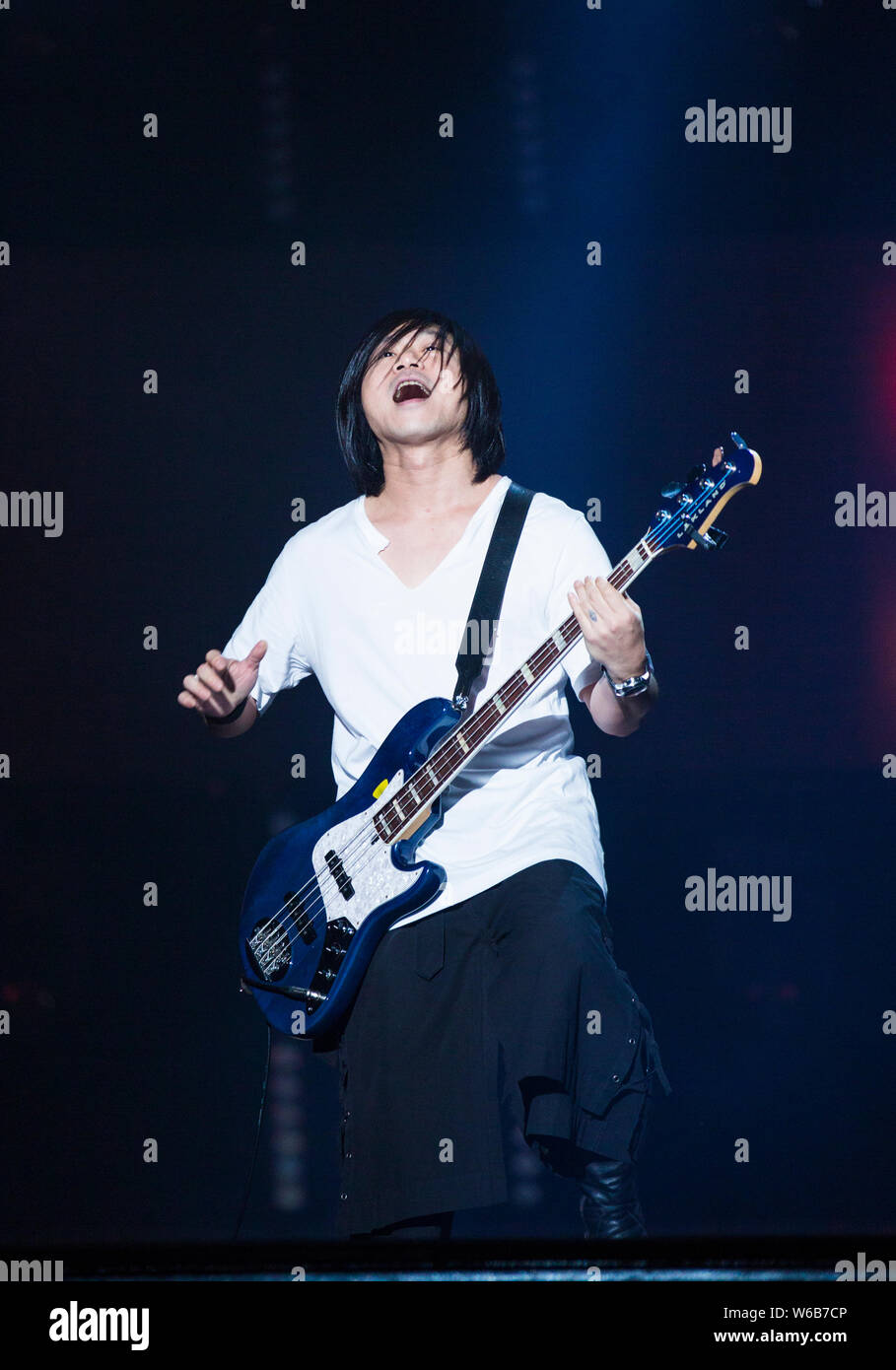 Masa Matthieu Tsai Shen Yen De Rock Band Taiwanais Mayday Fonctionne A La Vie D 18 Concert A Shenyang City Liaoning Province Du Nord Est De La Chine Photo Stock Alamy