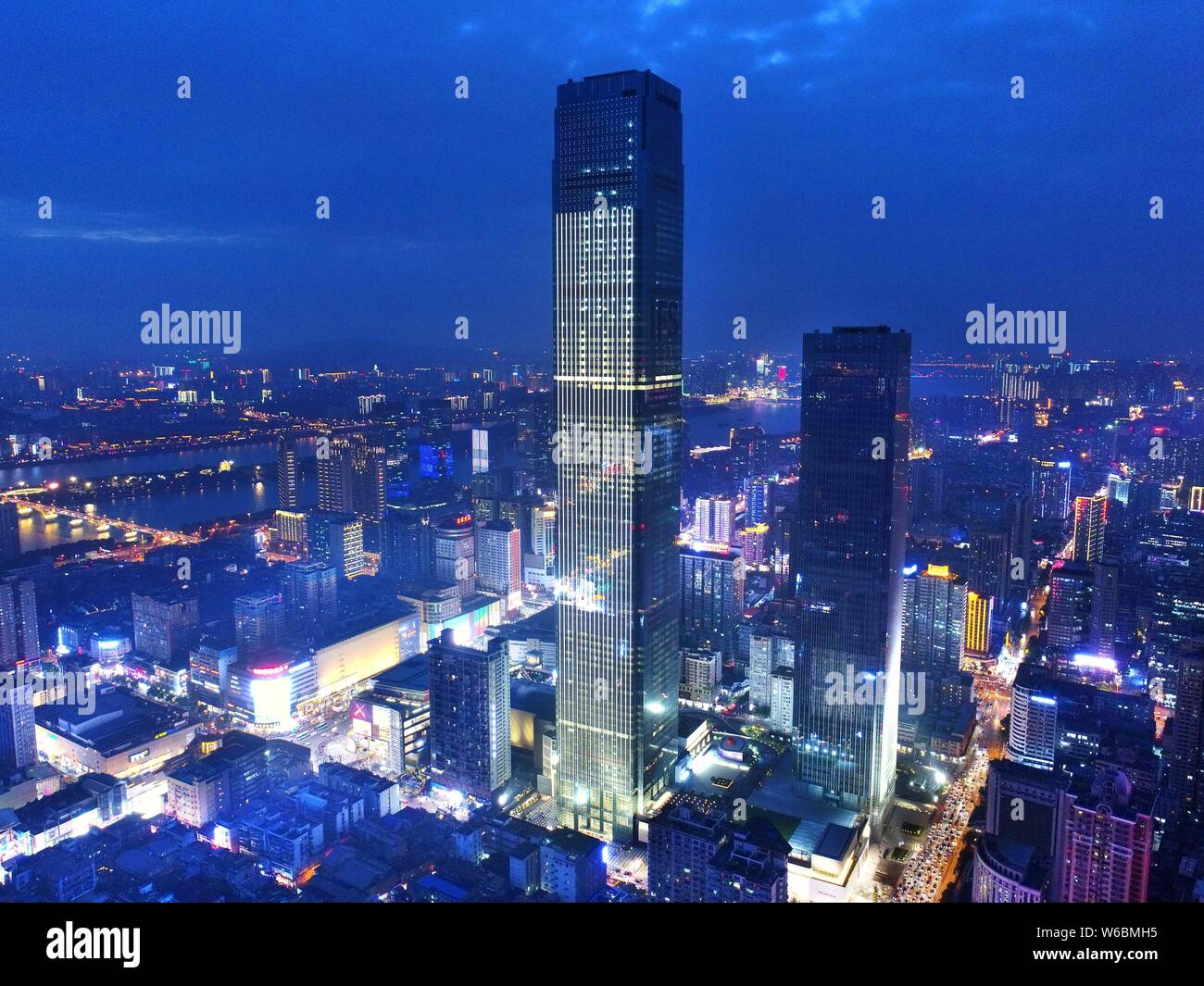 --FILE--Vue sur la place financière internationale de Changsha (IFS) à Changsha city, Hunan province de la Chine centrale, 7 mai 2018. Changsha International Banque D'Images