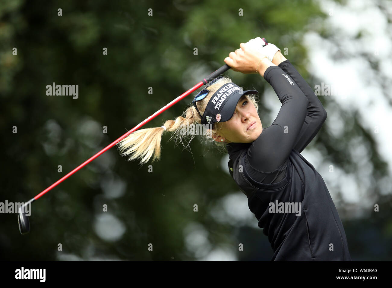 USA's Jessica Korda tees au large de la 12e au cours de la première journée de l'AIG Women's British Open Golf Club à Woburn, Little Brickhill. Banque D'Images