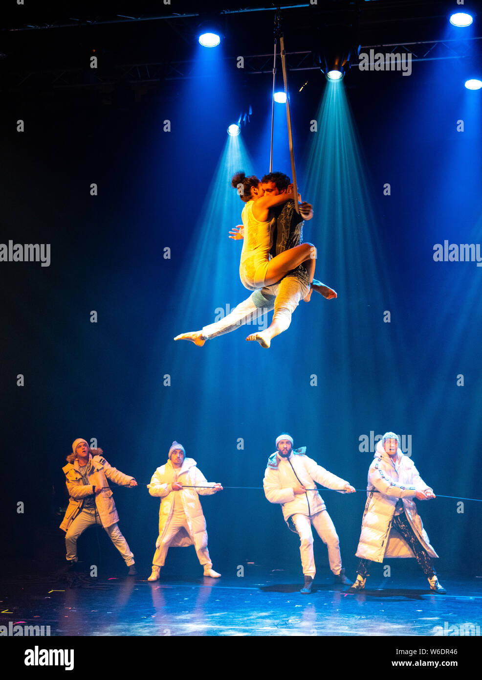 Edinburgh, Ecosse, Royaume-Uni. 31 juillet 2019. Les représentations du Gala de l'Assemblée Lancement au Edinburgh Fringe 2019. Sur la photo, les artistes interprètes ou exécutants du Flip Fabrique performing Blizzard show acrobatique. Banque D'Images