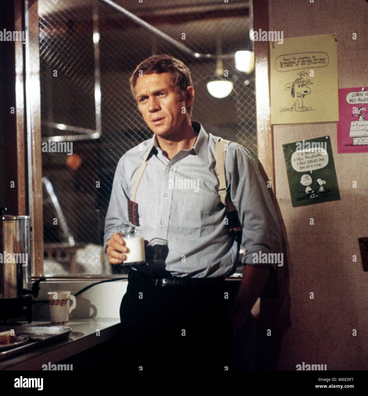 STEVE MCQUEEN dans BULLITT (1968), réalisé par Peter Yates. Credit : Warner Brothers / Album Banque D'Images