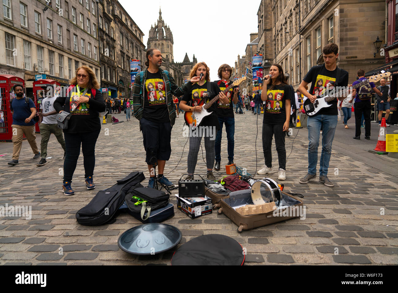 Edinburgh, Ecosse, Royaume-Uni. 1er août 2019. Voir des musiciens qui jouent sur le Royal Mile avant le début du festival. L'Edinburgh Fringe Festival commence le 2 août 2019. Credit : Iain Masterton/Alamy Live News Banque D'Images