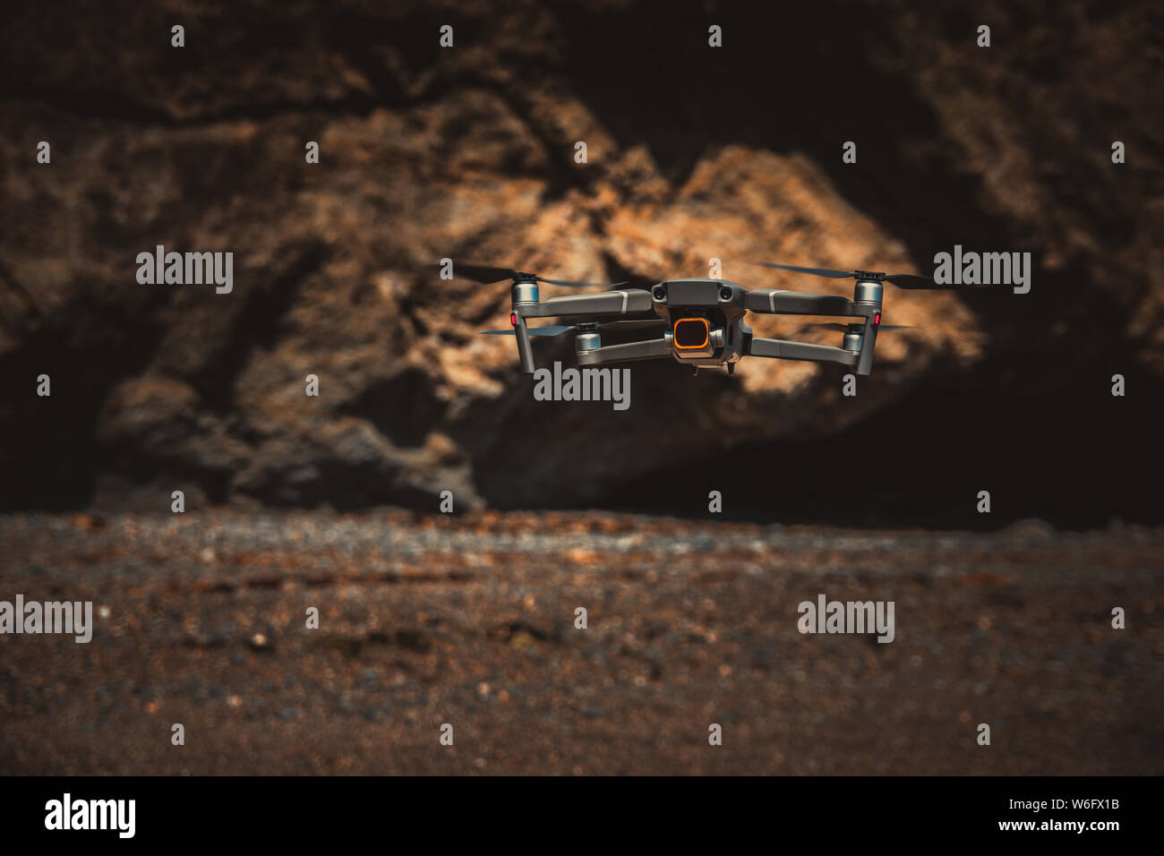 Vol de drones sur le littoral Banque D'Images