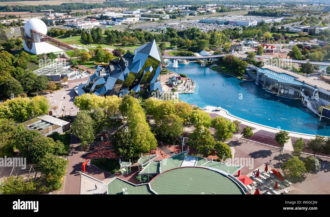 Poitiers, France - 21 septembre 2010 : Futuroscope, ou Parc du Futuroscope est un parc de loisirs qui vous permet de découvrir des sons, des images, et sen Banque D'Images