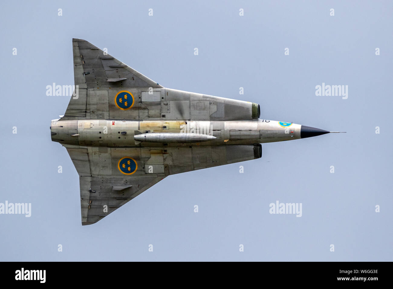 VOLKEL, Pays-Bas - 15 juin 2019 : Vintage ancienne armée de l'air suédoise Saab Draken fighter jet l'exécution de commandes de vol à l'Armée de l'air néerlandaise jours. Banque D'Images