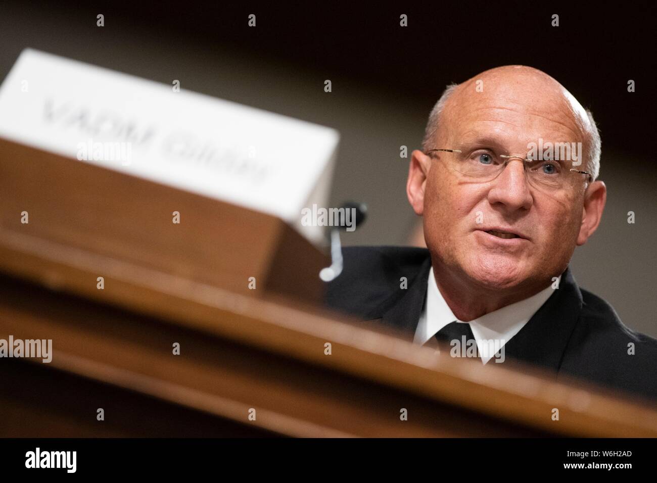 La Marine américaine Vice Adm. M. Michael Gilday, directeur de l'état-major interarmées, témoigne devant la Commission des forces armées du Sénat au cours de son audience de confirmation pour le poste de chef des opérations navales, au Sénat le 31 juillet, Bâtiment Dirksen 2019 à Washington, D.C. Banque D'Images