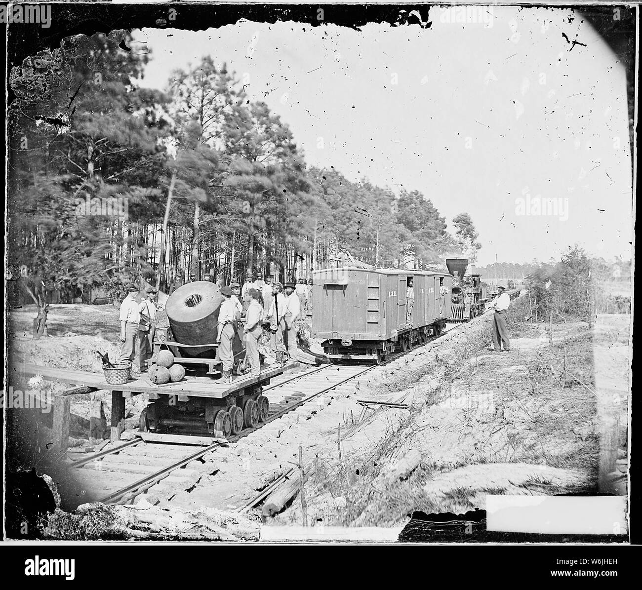 Dictateur mortier monté sur un wagon de chemin de fer, lignes d'investissement, Petersburg, Virginia. Banque D'Images