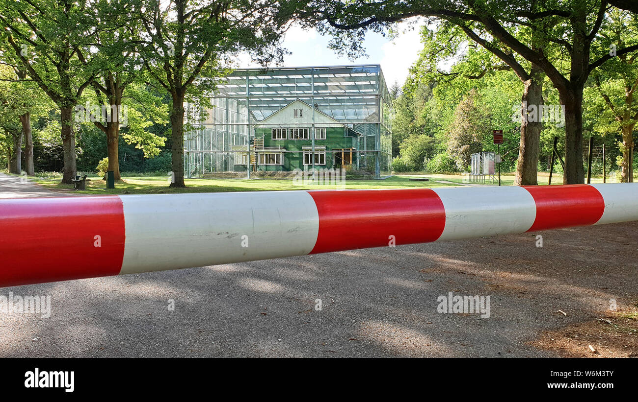 Westerbork, Pays-Bas - le 2 juillet 2019 : Le commandant du camp à la DEUXIÈME GUERRE MONDIALE, un camp de transit de Westerbork dans la province néerlandaise de Drenthe. Banque D'Images