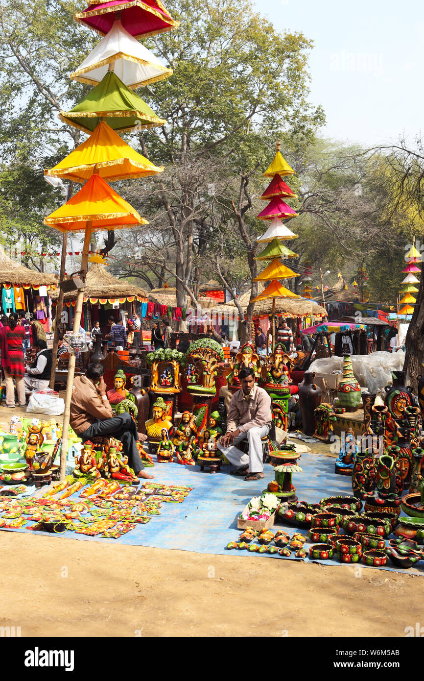 Magasin de figurine à Surajkund Crafts Mela, Surajkund, Faridabad, Haryana, Inde Banque D'Images