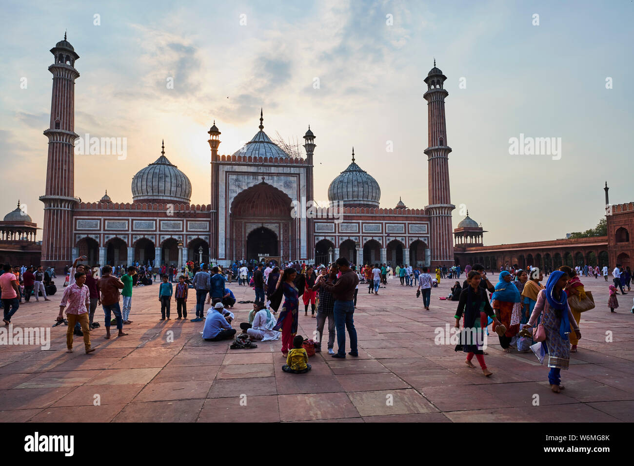 L'Inde, Delhi, Old Delhi, la mosquée Jama Masjid construit par Shah Jahan, l'empereur moghol Banque D'Images