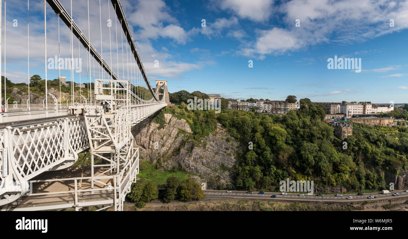Le Clifton Suspension Bridge enjambant la rivière Avon Gorge et Avon, Bristol, UK Banque D'Images