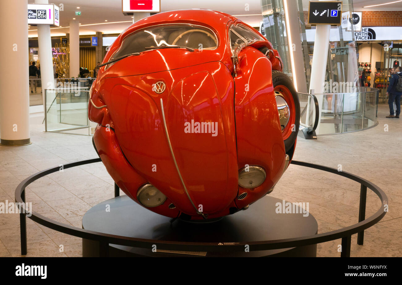 Amsterdam, Pays-Bas 15 juin 2019;Rolled up beetle dans un centre commercial à Amsterdam Banque D'Images