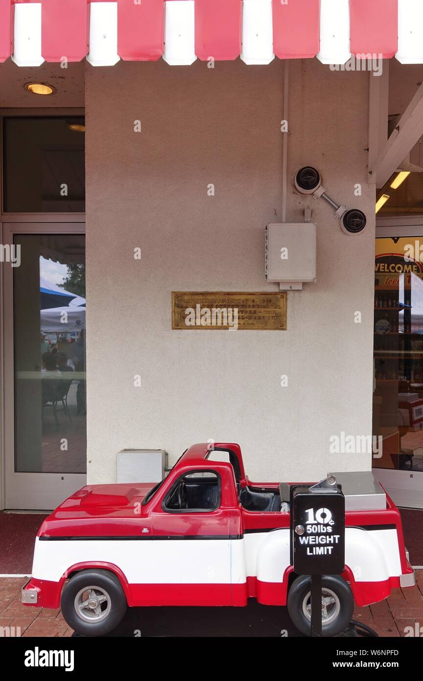 BENTONVILLE, ARKANSAS -28 JUIN 2019- Vue sur le Musée Walmart et original 5&10 store par Sam Walton à Bentonville, Arkansas. Banque D'Images