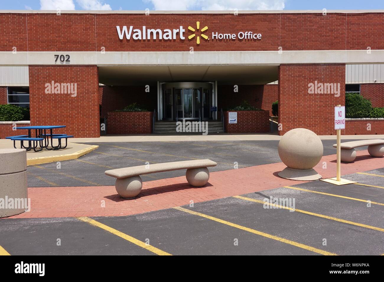 BENTONVILLE, ARKANSAS -28 JUIN 2019- Vue sur le siège de bureau Accueil Walmart situé à Bentonville, Arkansas. Banque D'Images