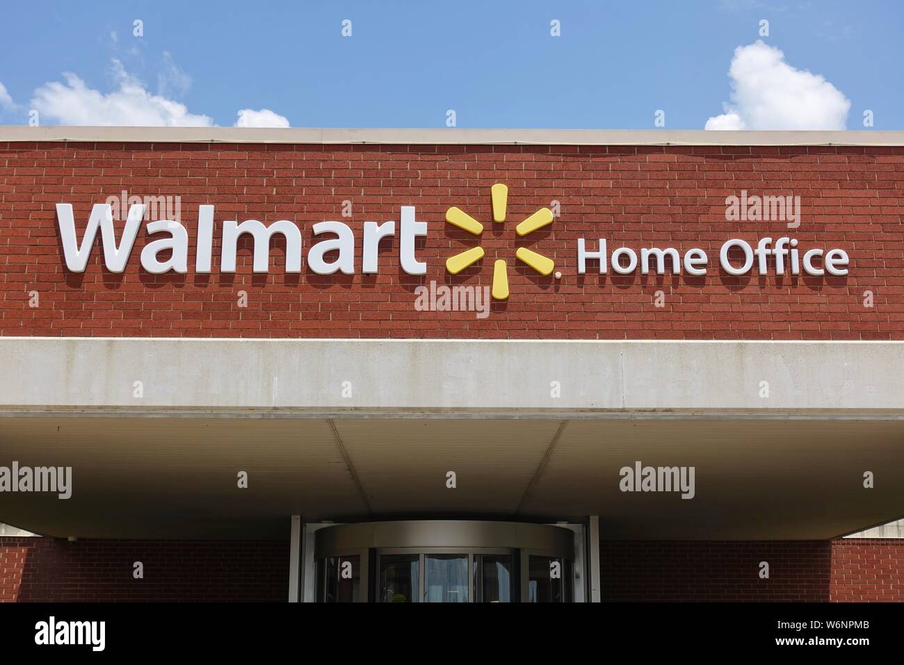 BENTONVILLE, ARKANSAS -28 JUIN 2019- Vue sur le siège de bureau Accueil Walmart situé à Bentonville, Arkansas. Banque D'Images