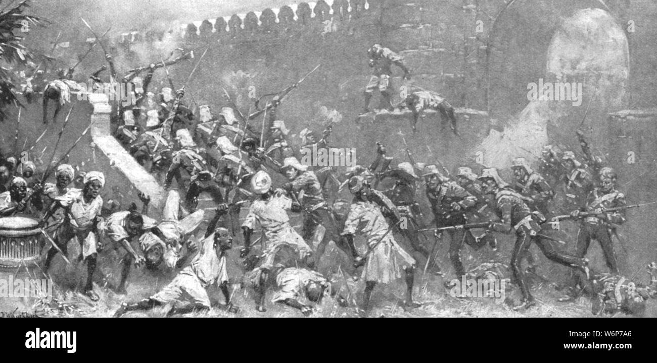 'La Rébellion indienne, 1857-1858 : l'assaut de la Gate Cashmir, Delhi, le 14 septembre 1857', (1901). Au cours de l'épisode la période coloniale britannique. La prise de la ville de Delhi du les mutins était vital pour les Britanniques en raison de son importance symbolique comme le siège de l'Inde moghole de dirigeants. Ici, nous voyons des combats violents à la porte, la porte du nord dans les murs de la ville. "De l'Illustrated London News Record de la glorieuse époque de la reine Victoria 1837-1901 : la vie et l'accession du roi Édouard VII et la vie de la Reine Alexandra". [Londres, 1901] Banque D'Images