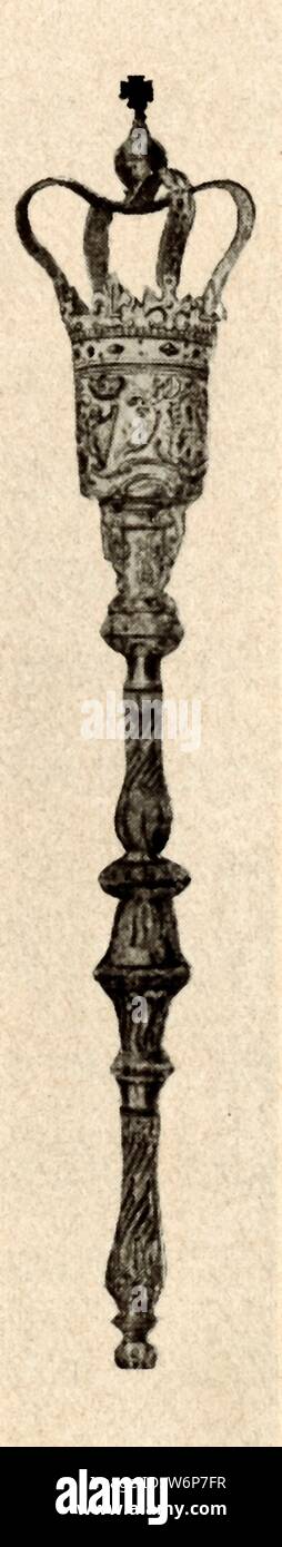 'Silver mace utilisées dans la chambre des bourgeois de Virginie', 1937. De 1642 à 1776, la Chambre des bourgeois était un instrument de gouvernement dans la colonie anglaise de Virginie. À partir de "Histoire de l'American Costume - Un livre 1607-1800", par Elisabeth McClellan. [Tudor Publishing Company, New York, 1937] Banque D'Images