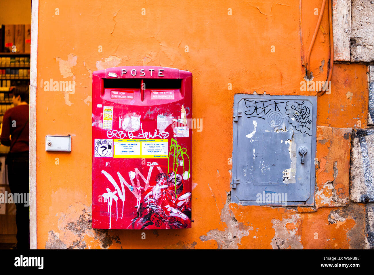Postbox à Roma, Italie Banque D'Images