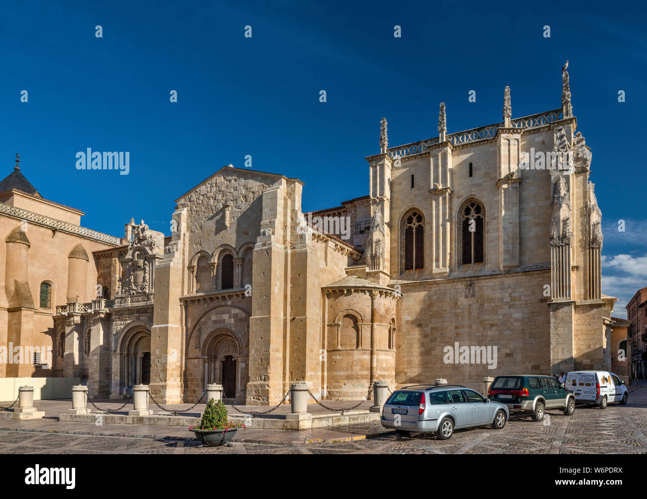 Basilica de san isidoro de leon Banque de photographies et d’images à