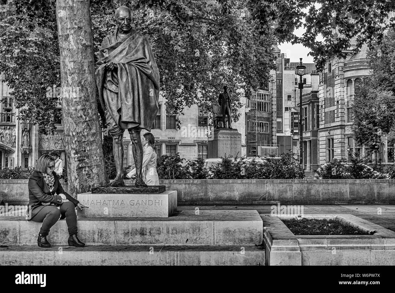 Londres - le 31 juillet 2019 : Statue du Mahatma Gandhi situé sur la place du Parlement à Londres, Royaume-Uni Banque D'Images