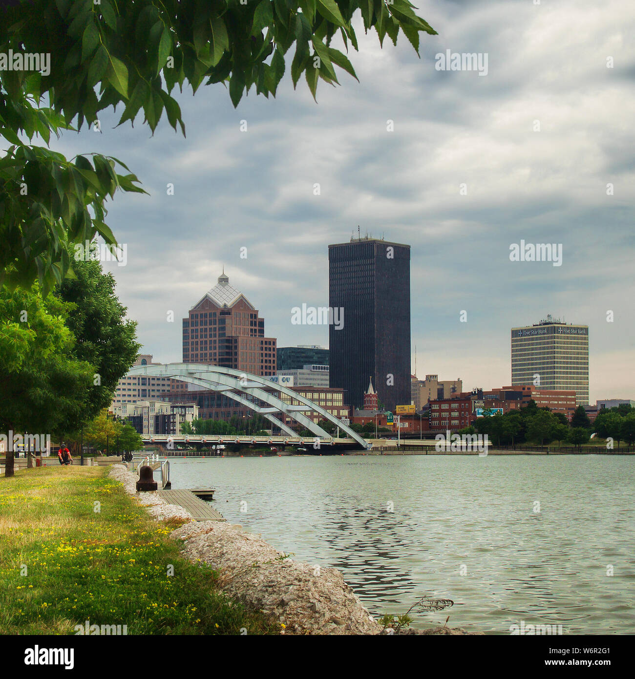 Rochester, New York, USA. Le 30 juillet 2019. Vue sur le centre-ville de Rochester, NY.de la rivière Genesee Banque D'Images