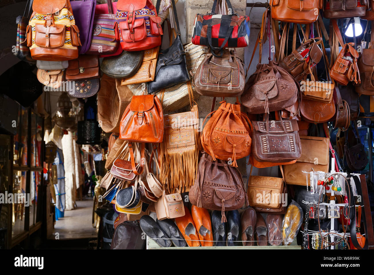 Bazar à Casablanca,Maroc.Ce marché comprend d'autres choses et beaucoup d'autres choses traditionnelles Casablanca, Maroc, Afrique. Banque D'Images