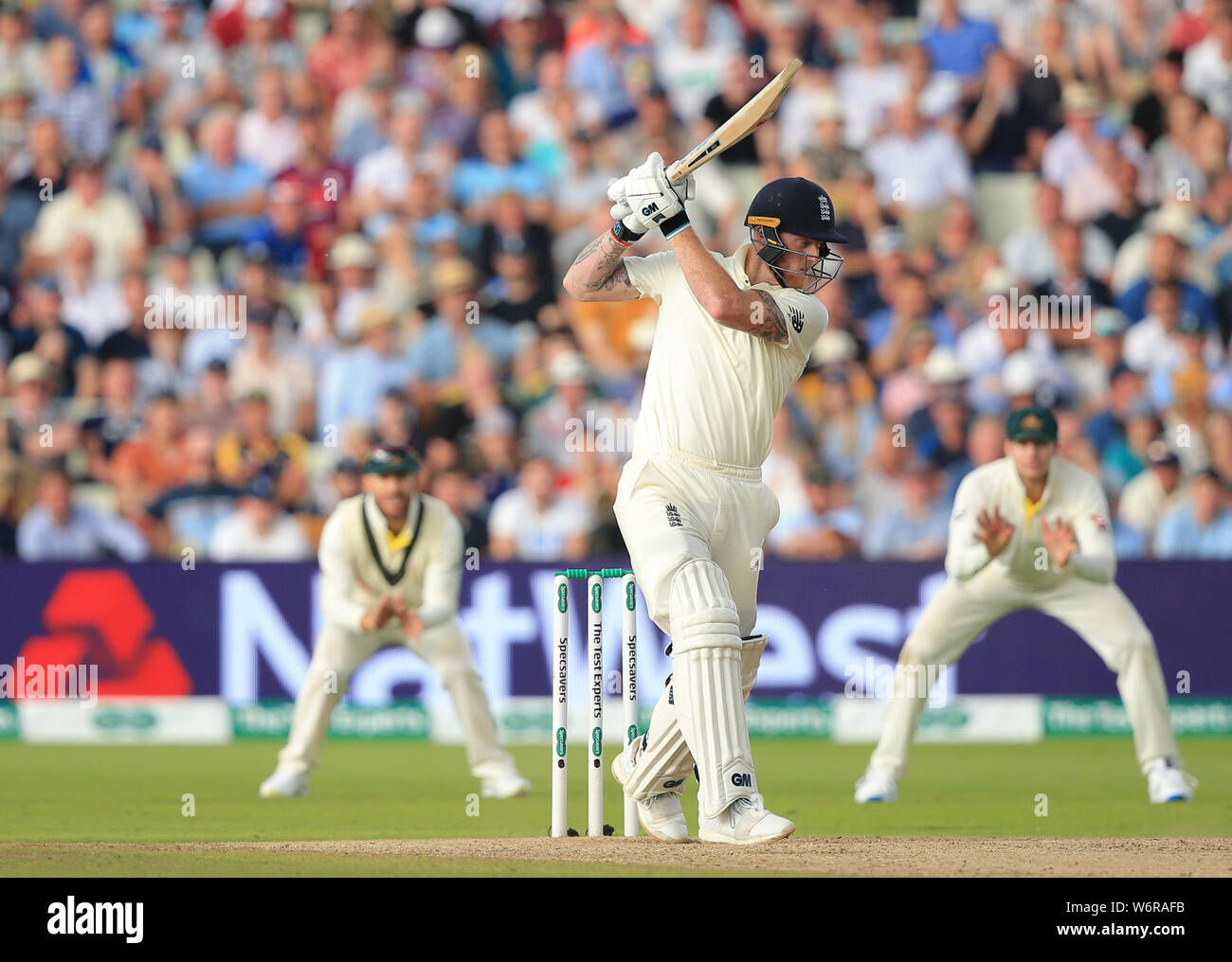 BIRMINGHAM, ANGLETERRE. 02 AOÛT 2019 : Ben Stokes de l'Angleterre joue un shot au cours de jour de la cendre Specsavers premier test match au terrain de cricket d'Edgbaston, Birmingham. Banque D'Images