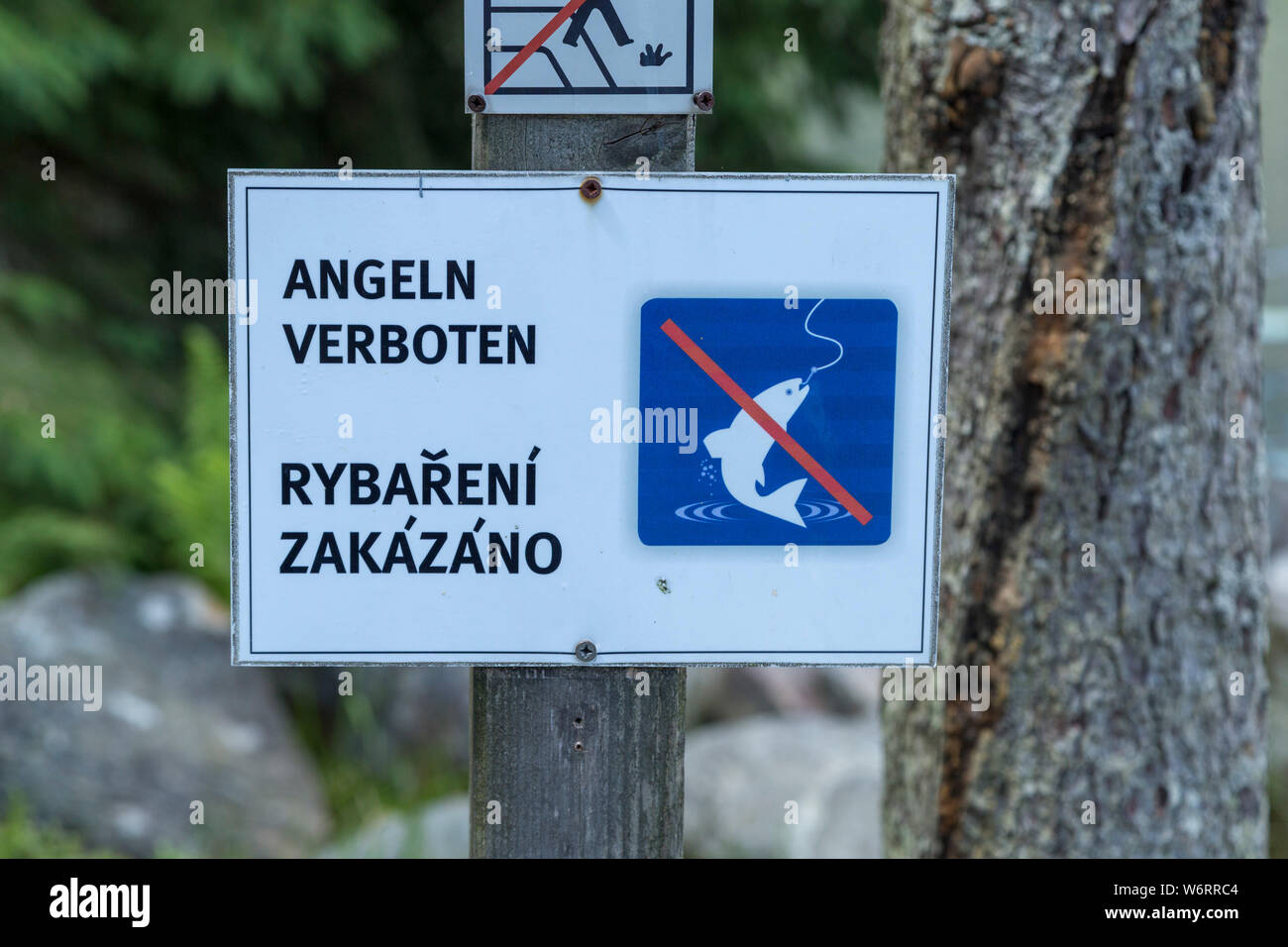 Interdiction signe, Grand lac Arber, Bayerisch Eisenstein, forêt de Bavière, Bavière, Allemagne Banque D'Images