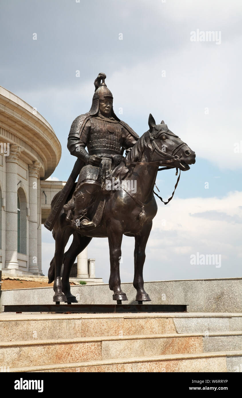 Statue de Gengis Khan Tsonjin Boldog près de complexe. La Mongolie Banque D'Images