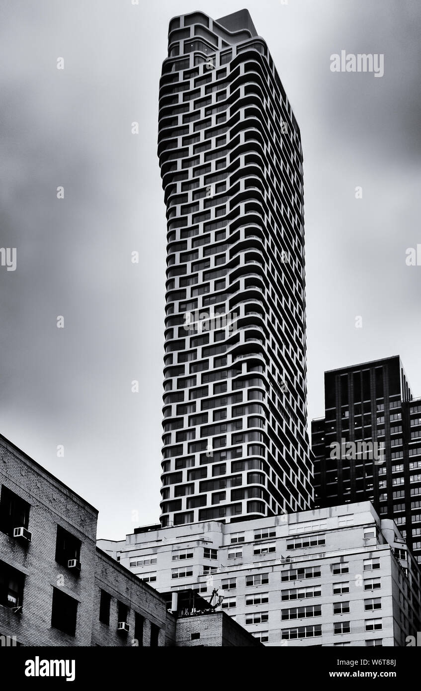 New York City, USA, mai 2019, Hell's Kitchen gratte-ciel, le bâtiment ARO tiré de la rue Banque D'Images