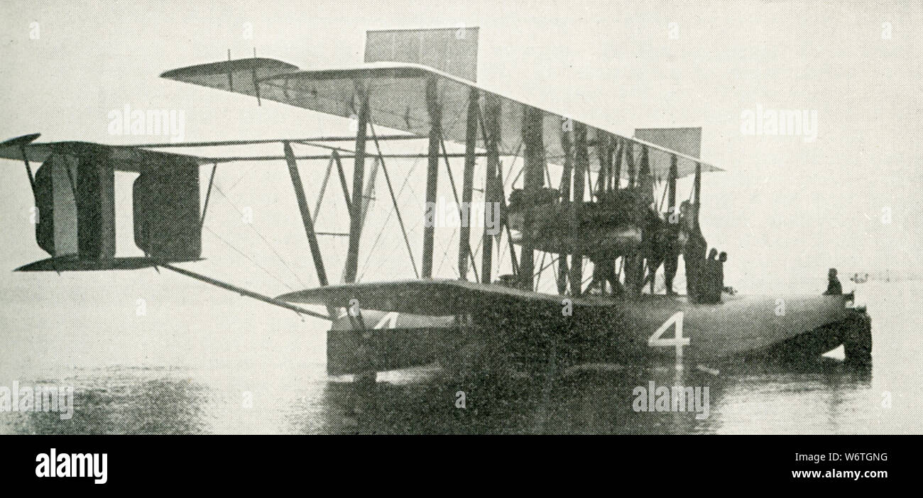 Cette photo date du début des années 1920. Le sous-titre suivant : Marine américaine Seaplane NC-4 qui a traversé l'océan avec une escale à les Açores, pour atteindre le Portugal, le 27 mai 1919. Banque D'Images