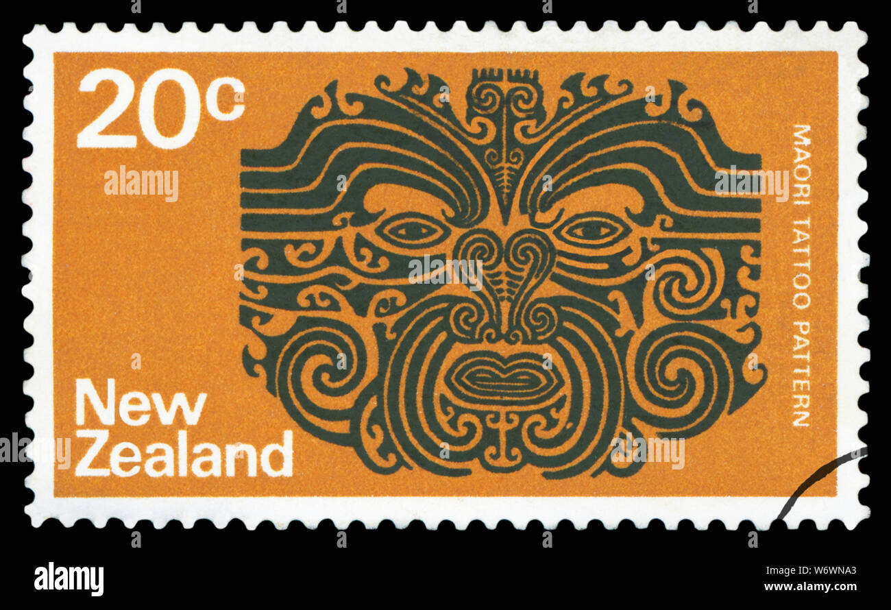 Nouvelle Zélande - circa 1971 : timbre imprimé dans la Nouvelle Zélande montre motif tatouage Maori, vers 1971 Banque D'Images