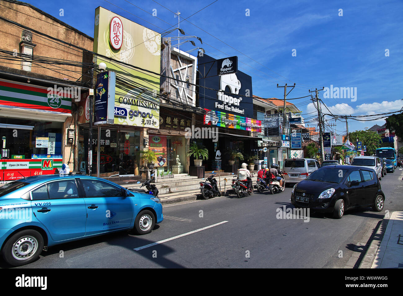 Denpasar, Bali - 06 août 2016. Sur la rue de la ville de Denpasar Photo  Stock - Alamy