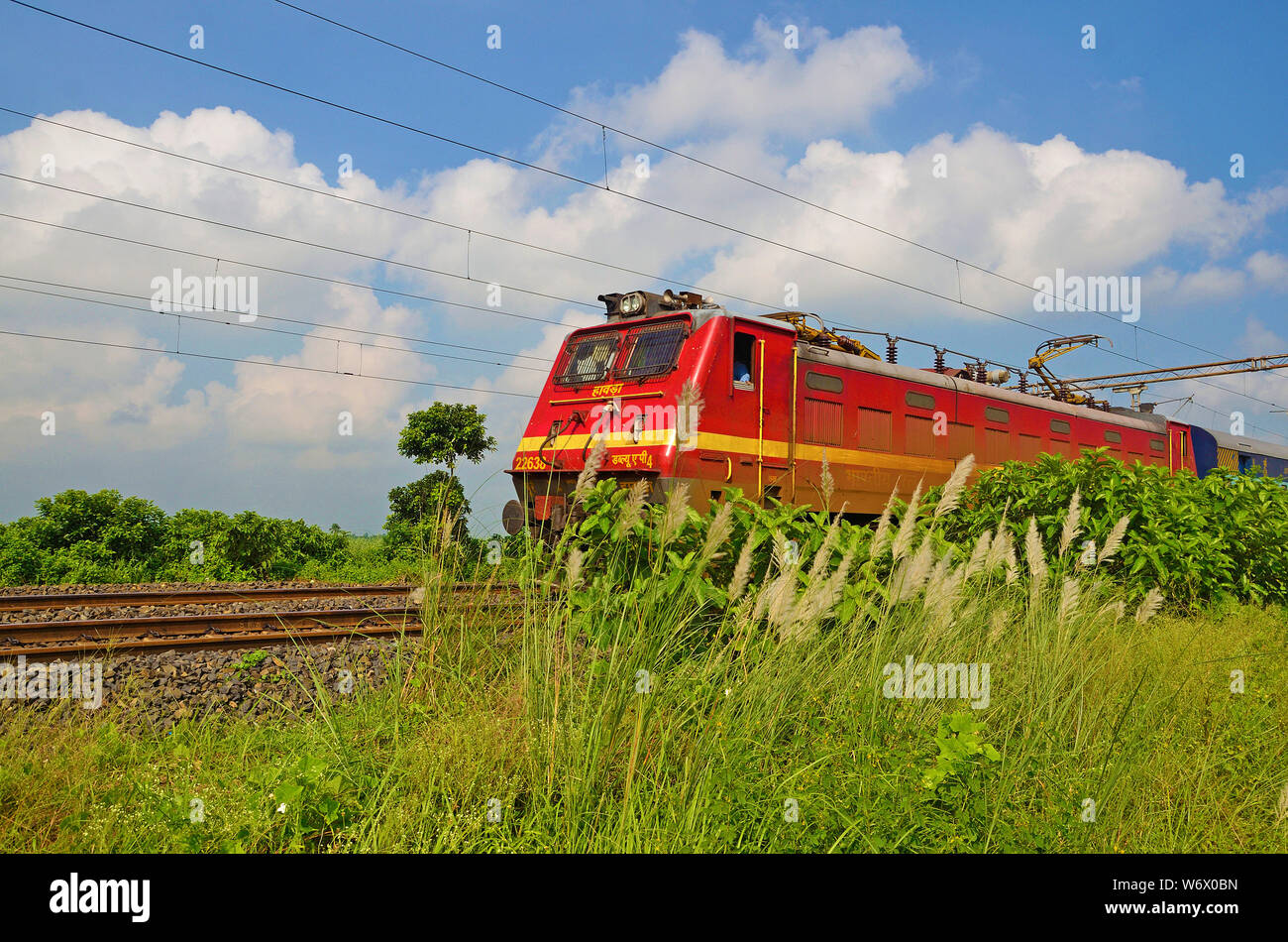 WAP-4 classe Electric Locomotive Transport Express train, chemins de fer indiens, Bengale occidental, Inde Banque D'Images