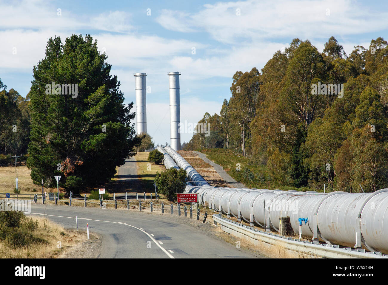 Tarraleah Power Station est une centrale hydroélectrique située dans les hauts plateaux du centre. Il est exploité par Hydro Tasmania. Banque D'Images