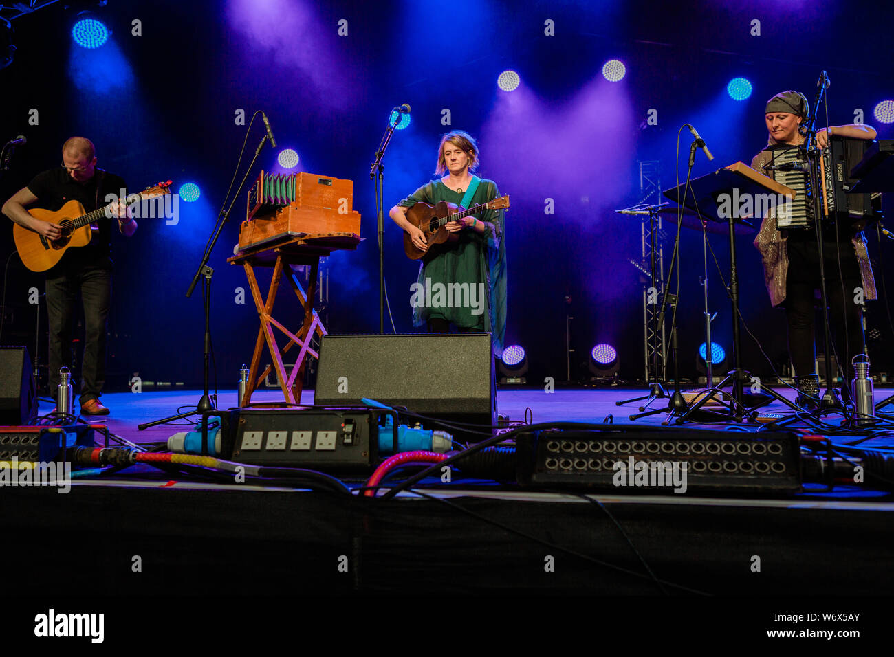 Cambridge, UK. 2 août 2019. Folk, pop, auteur-compositeur, et l'artiste Francis Cabrel effectue à l'étape 1 au cours de la Cambridge Folk Festival. Richard Etteridge / Alamy Live News Banque D'Images