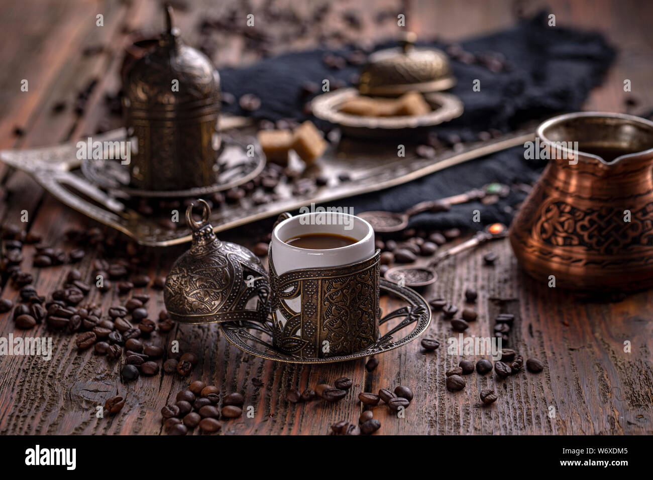 Concept café turc sur table en bois vintage Banque D'Images