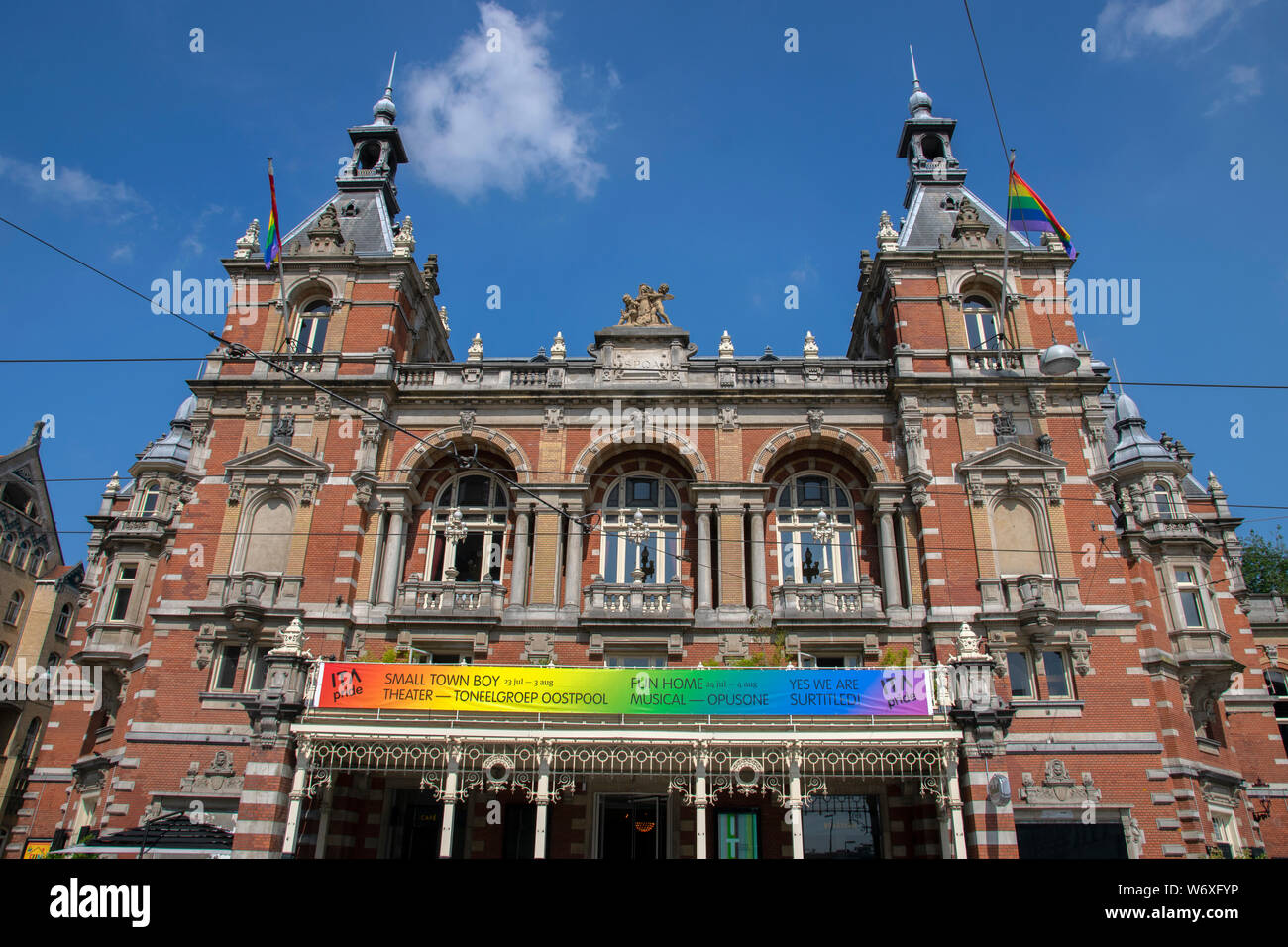 Stadsschouwburg Bâtiment à Amsterdam aux Pays-Bas en 2019 au cours de la Gay Pride Banque D'Images