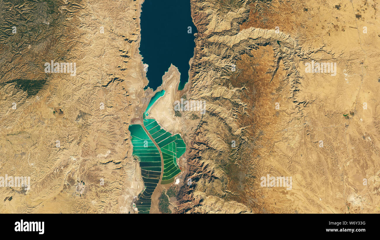 Vue aérienne de la Mer Morte et les étangs d'évaporation de sel Banque D'Images