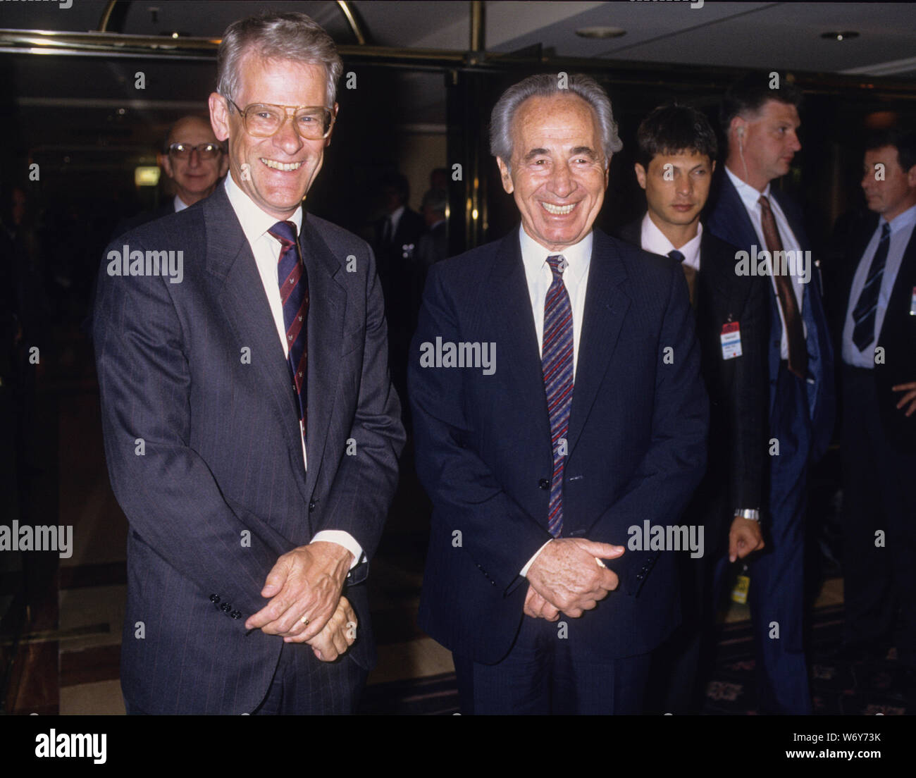 Le Premier ministre israélien Shimon Peres visiter Stockholm et la Suède le premier ministre Ingvar Carlsson Banque D'Images