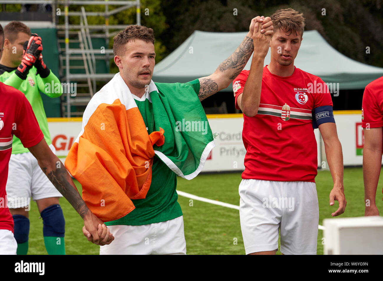 L'Irlande célèbre la victoire dans leur match contre la Hongrie à la Coupe du Monde des sans-abri, Cardiff 2019 Banque D'Images